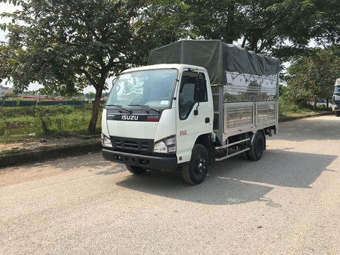 Ô tô ISUZU QKR77FE4 thùng mui bạt gắn bửng nâng