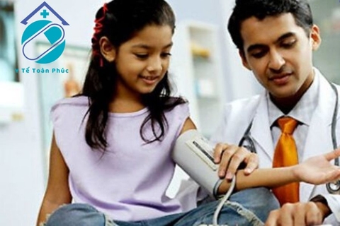 Tăng huyết áp ở trẻ em: Nguyên nhân, triệu chứng, chẩn đoán và điều trị