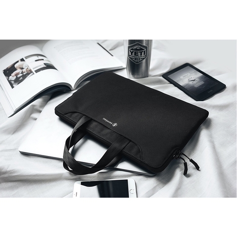 TÚI XÁCH CHỐNG SỐC TOMTOC (USA) SLIM HANDBAG MACBOOK PRO/AIR 13”14″, ULTRABOOK 13″ A21-C01
