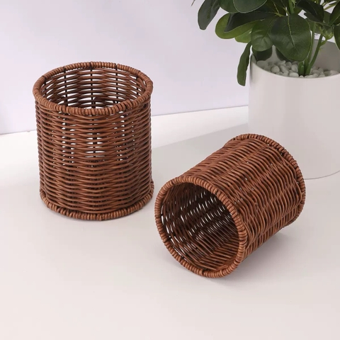 Cắm bút mây bé 858