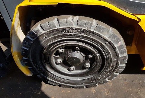 Xe nâng điện ngồi lái 1,5 tấn komatsu