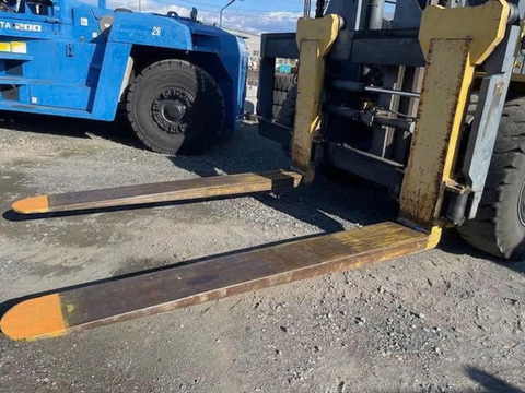 Xe nâng 25 tấn Komatsu FD250-7 đời 2013 – Giá tốt