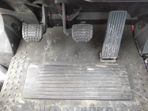 Xe Nâng Điện 3 Tấn Kẹp Cuộn Tròn Komatsu 2017 – Nâng Cao 4m | Giá Tốt