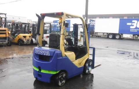 Xe nâng hàng 1,5 tấn