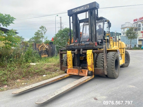 xe nâng cũ 20 tấn