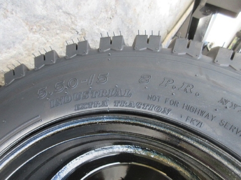 Xe nâng 2,5 tấn càng gật gù lốp kép model: 02-8FD25