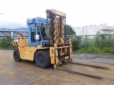 Xe Nâng Cũ 12 Tấn Hãng Komatsu FD120-8 Sản xuất 2010