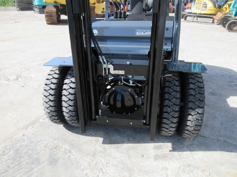 Xe nâng 2,5 tấn càng gật gù lốp kép model: 02-8FD25