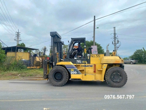xe nâng cũ 20 tấn