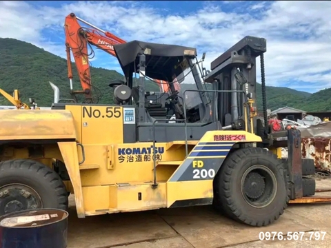 xe nâng cũ 20 tấn