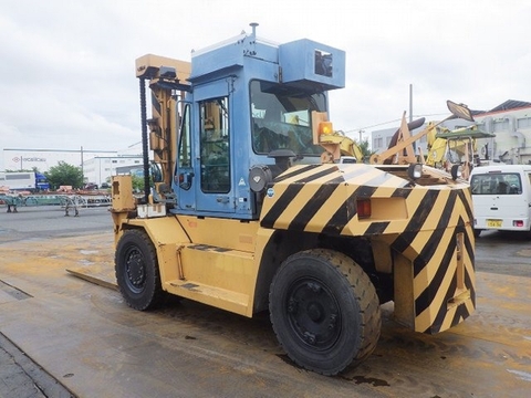 Xe Nâng Cũ 12 Tấn Hãng Komatsu FD120-8 Sản xuất 2010