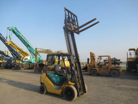 Xe nâng dầu Komatsu 2500kg