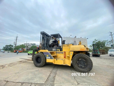 xe nâng cũ 20 tấn