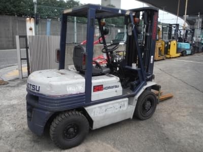 Xe nâng dầu Komatsu 2,5 tấn