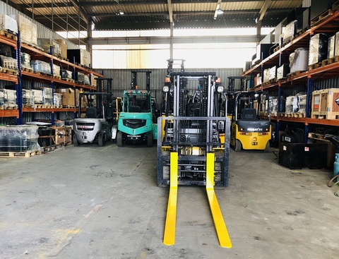 Xe nâng điện 3 tấn bình ắc quy khô (lithium)