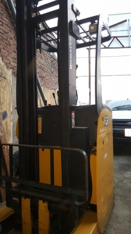 Xe nâng điện đứng lái 1,3 tấn Komatsu