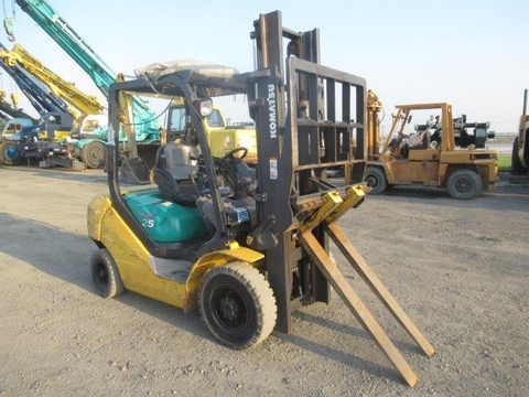 Xe nâng dầu Komatsu 2500kg