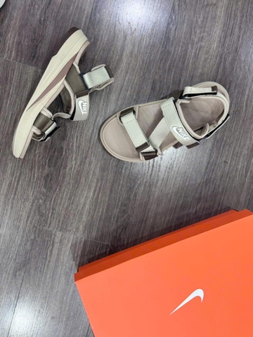 Sandal nam nữ cho mùa học sinh