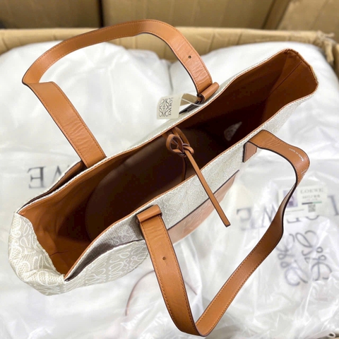 LEWE cập bến với mẫu tote vintage sang – tinh tế