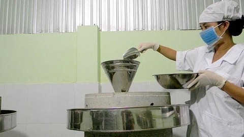 Nhà máy nào ở TPHCM bán mặt nạ bột rau má nguyên chất?