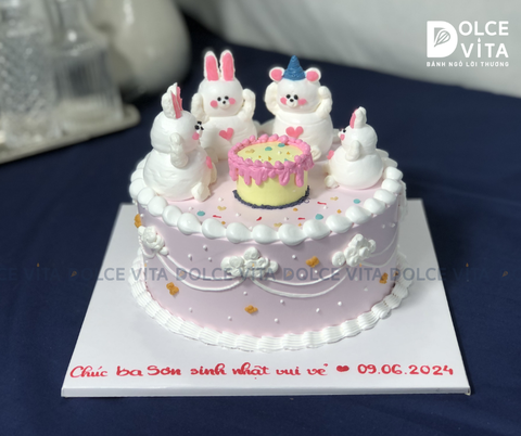 454 (130) Bánh tạo hình thỏ và bánh kem