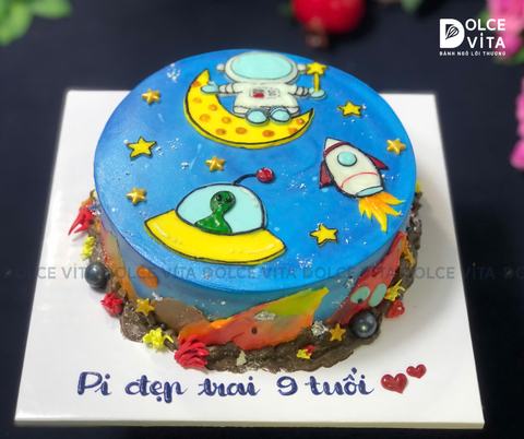 1050 (90) Bánh vẽ chủ đề vũ trụ, người ngoài hành tinh