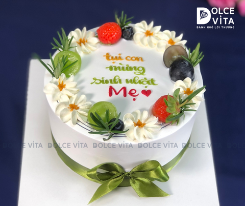 [842] Berry Cake - Bánh kem mứt dâu tằm trang trí hoa trang nhã
