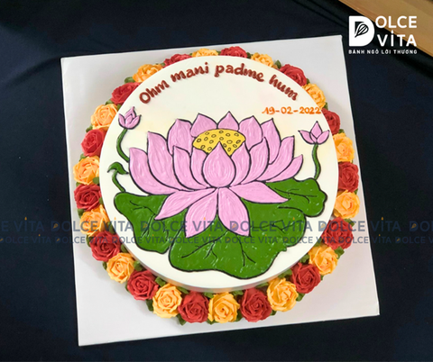 917 (150) Bánh vẽ hoa sen và bắt kem hoa hồng