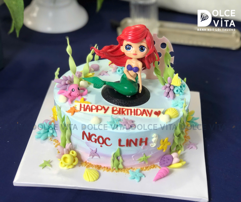 572 (300) Đặt trước 3 ngày - Bánh chủ đề Mermaid (nàng tiên cá là mô hình)