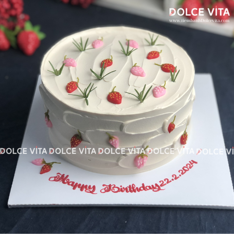 [0243] (30) Bánh vẽ hình quả dâu cho bé tên Dâu Tây ngọt ngào