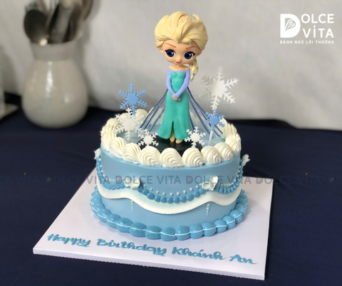 573 (200) Đặt trước 3 ngày - Bánh chủ đề Elsa (Elsa là mô hình nhựa)