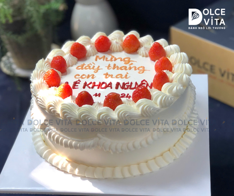 791 (30-70-100) Bánh tối giản màu trắng trang trí dâu tây [Liti]