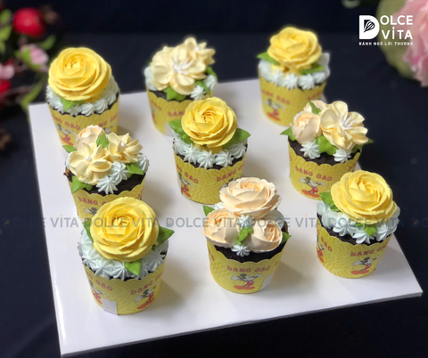 1033 (39) Set 9 cupcake hoa tone vàng