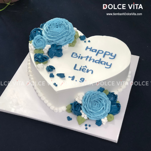 010 (70) Bánh hình trái tim bắt kem hoa