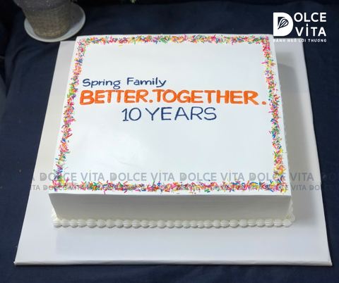 993 Bánh hình vuông trang trí viết chữ in hoa, rắc cốm (spring family)