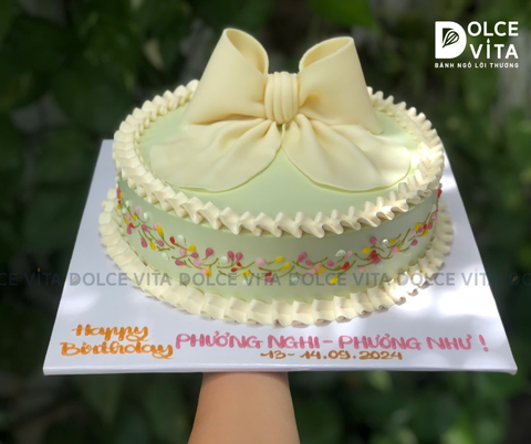 576 (250) Bánh tạo hình 3D Nơ xinh xắn tone xanh - kem (đặt trước 2 ngày)