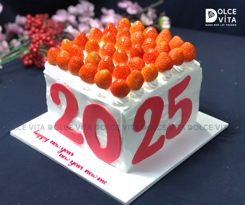 1039 Bánh hình vuông trang trí dâu tây