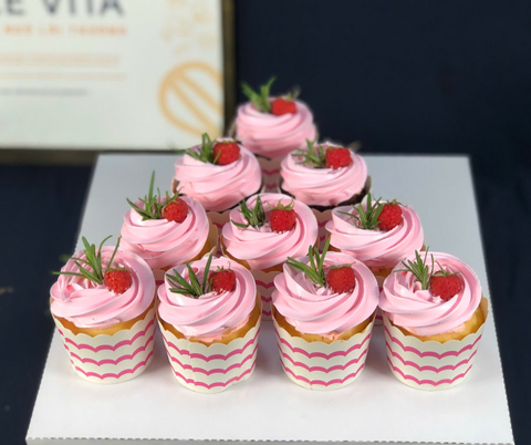 [1519] Cupcake trang trí hoa kem theo tone màu.