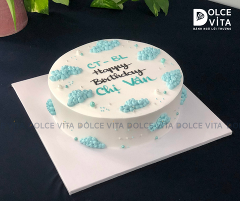 738 Bánh vẽ đám mây tặng người tên Vân