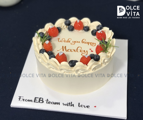 489 (40-70-) Bánh trang trí việt quất và dâu tây - trang nhã và ngọt ngào