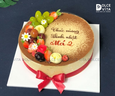 T028 - Bánh Tiramisu trang trí trái cây và hoa cúc