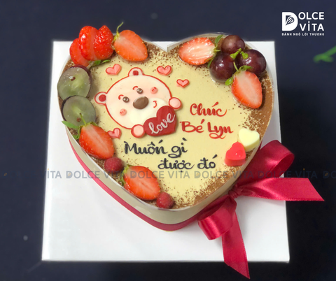 HS005 (30) Tiramisu trái tim vẽ gấu dâu Lotso ôm trái tim Love