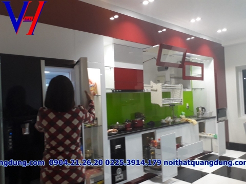 Tủ bếp Acrylic nhà chị Hương