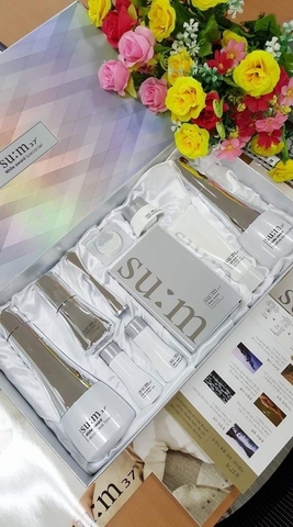 Bộ dưỡng trắng da Sum (Sum White Award special set) 9 sp