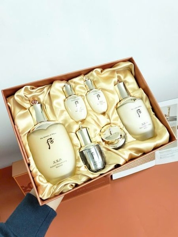 Set Whoo tái sinh hoa hiên