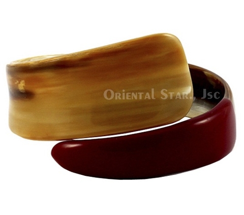 Rolling horn & lacquer bangle bracelet