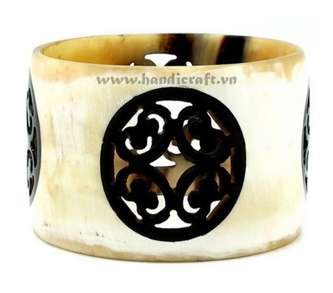 Carved horn & black lacquer bangle bracelet