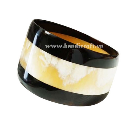 Horn & black lacquer bangle bracelet