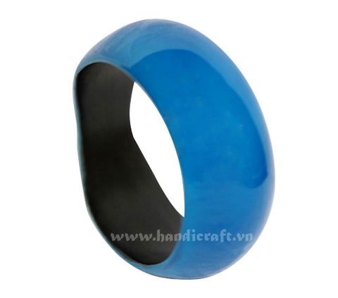 Horn & lacquer bangle bracelet