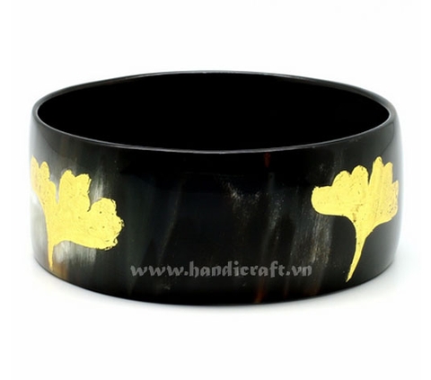 Horn bangle bracelet with goldend leave lacquer